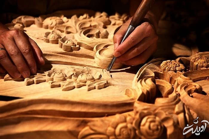 مینا کاری از سوغات اصفهان مینا کاری